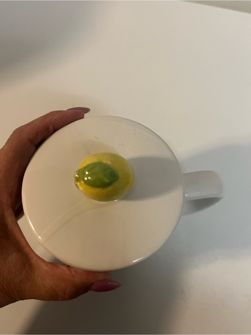 Blue Harbor Squeeze the Day Lemon Lidded Ceramic Coffee/Tea Mug Yellow and White - Picture 3 of 9